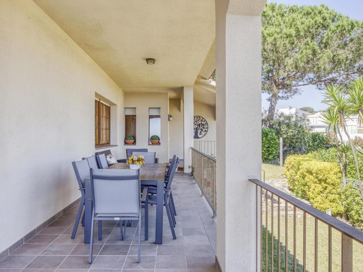 Villa Belvilla By Oyo In With Pool